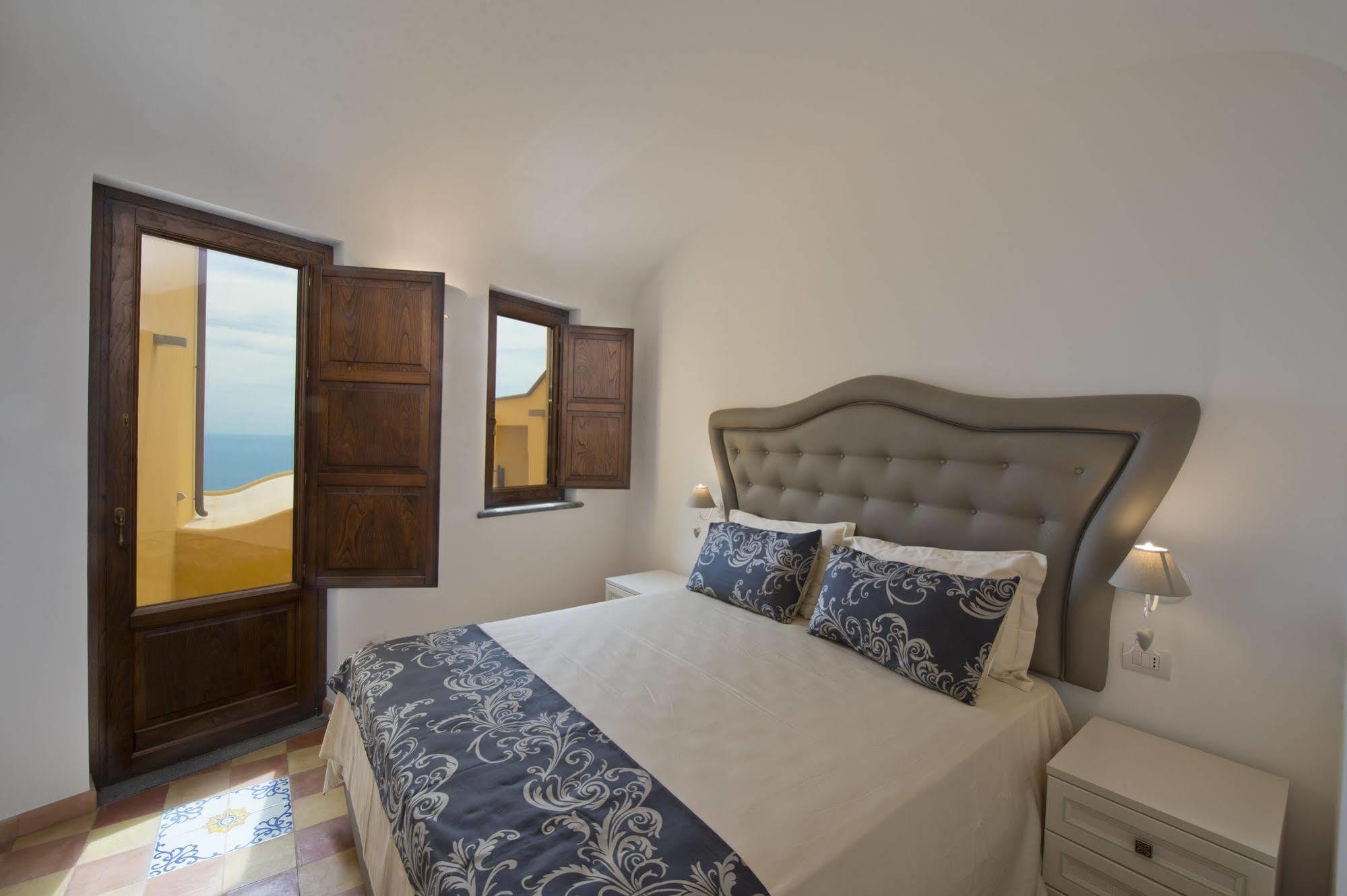 Golden Vaults Praiano Exterior photo