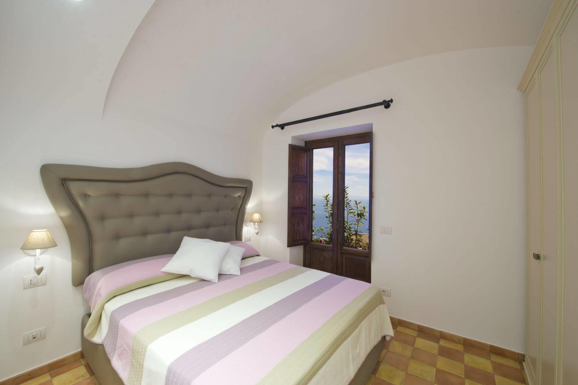 Golden Vaults Praiano Exterior photo