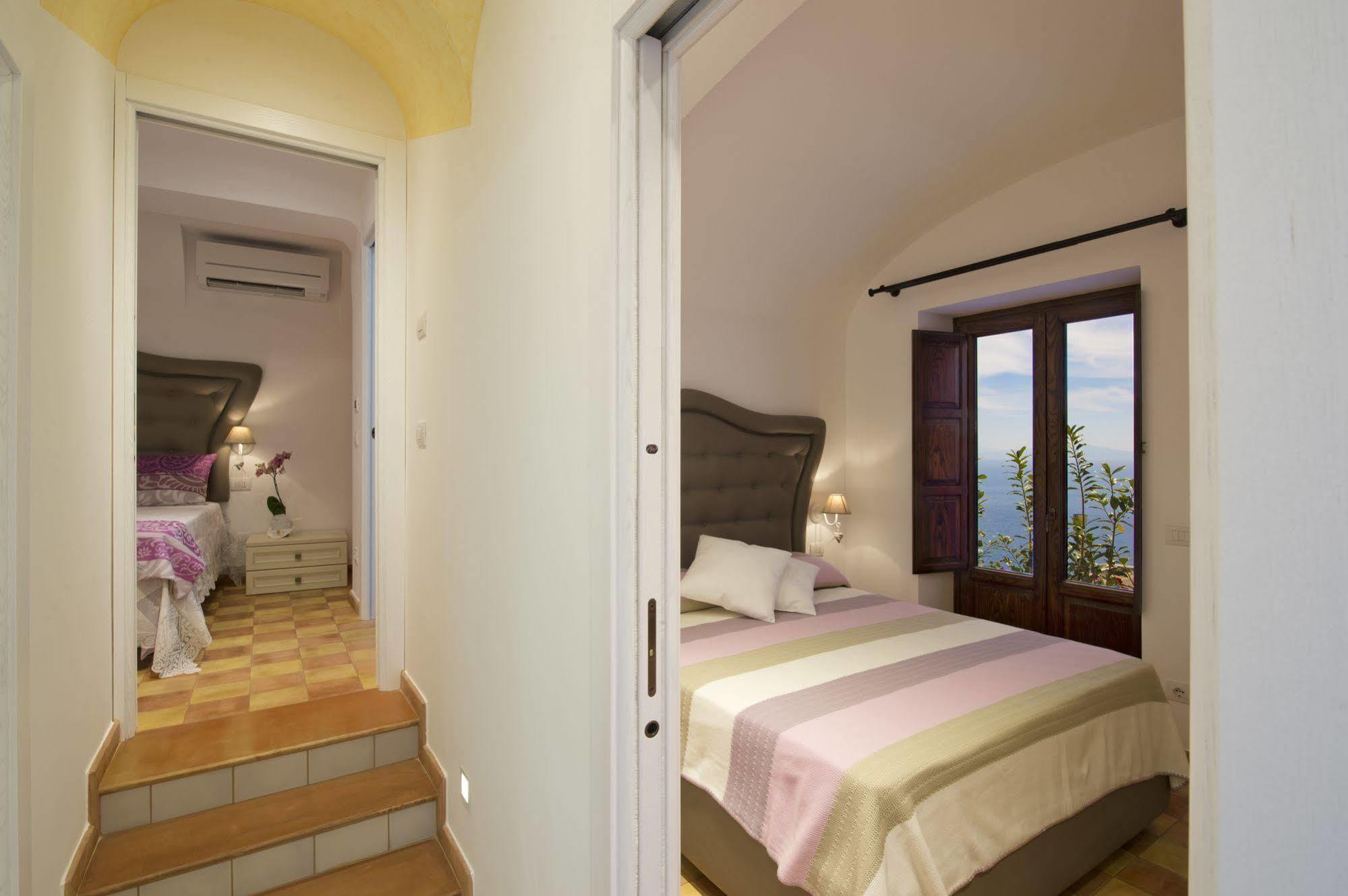 Golden Vaults Praiano Exterior photo